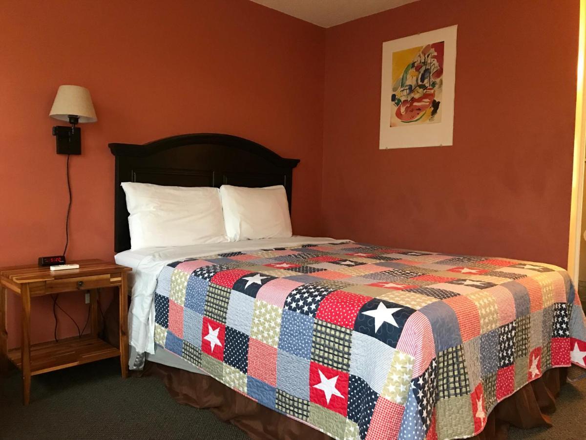 Big Sky Lodge Rapid City Bagian luar foto