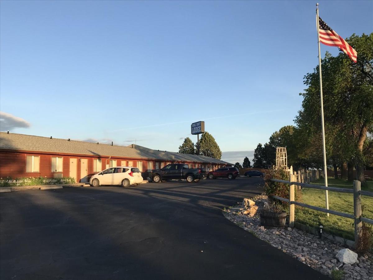 Big Sky Lodge Rapid City Bagian luar foto